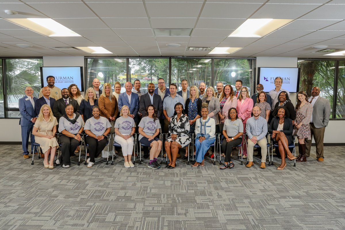 Last week, Terrance Barr and Savannah Crosby graduated from The Riley Institute's Diversity Leaders Initiative. Terrance and Savannah were 2 of 45 Midlands leaders selected to participate in this program!

Congratulations, Terrance and Savannah!