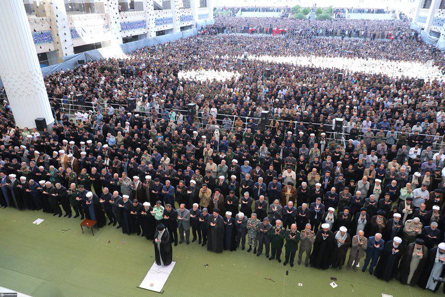 donyanaser95's tweet photo. ما تَرَکناکَ یابن فاطِمَه.. ⁩
#ارواحنا_فدا_الخامنيي https://t.co/XD21V4oFKh