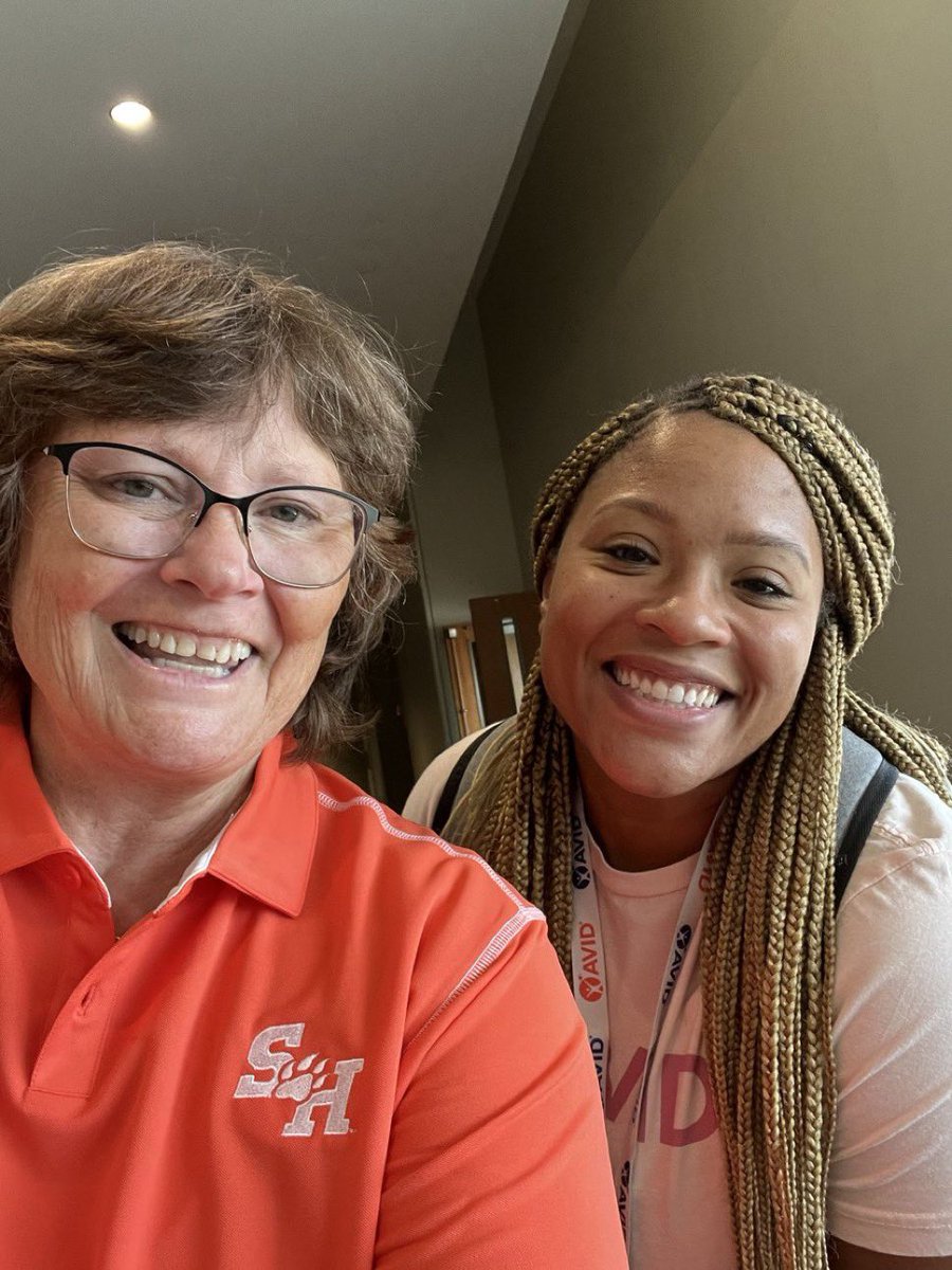 SierraJoseph15's tweet photo. I first met @barco143 in 2023, snapped a quick pic, and found her again this year. #AVIDSI23 #AVIDSI25!

@barco143 you are a light! Anyone who has ever met you would agree that you embody the heart of AVID. #AVIDFam #AVIDSI25 #FullCircleMoment @AVID4College https://t.co/e7N87grXwI