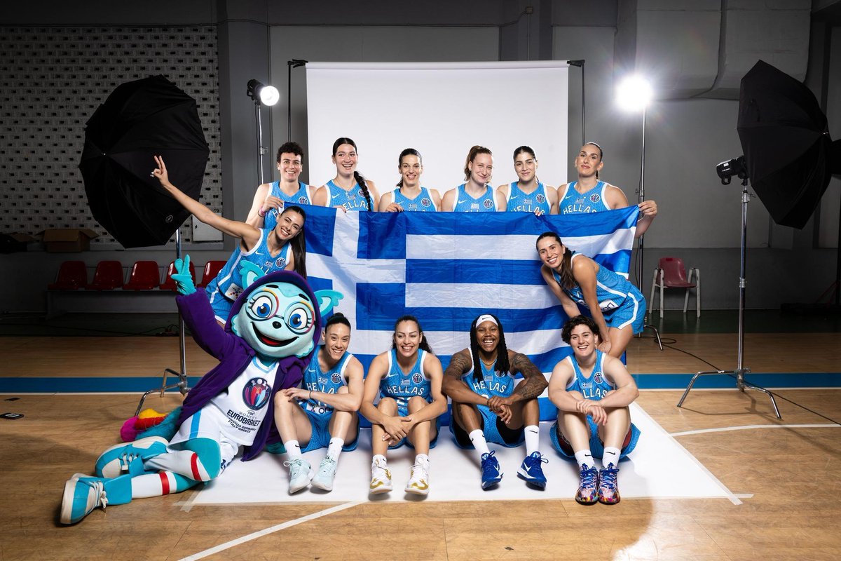 HellenicOlympic's tweet photo. 💪Kαλή επιτυχία στην Εθνική μπάσκετ γυναικών 🏀 που ξεκινά τους αγώνες στο EuroBasket στο Στάδιο Ειρήνης και Φιλίας.
📍 Οι αγώνες της Ελλάδας στην πρώτη φάση είναι:
✔18/6 20:30 Ελλάδα-Ελβετία
✔19/6 20:30 Γαλλία-Ελλάδα
✔21/6 20:30 Ελλάδα-Τουρκία
#HellasBasketball #ΤeamHellas 🇬🇷 https://t.co/0YZNVM4n44