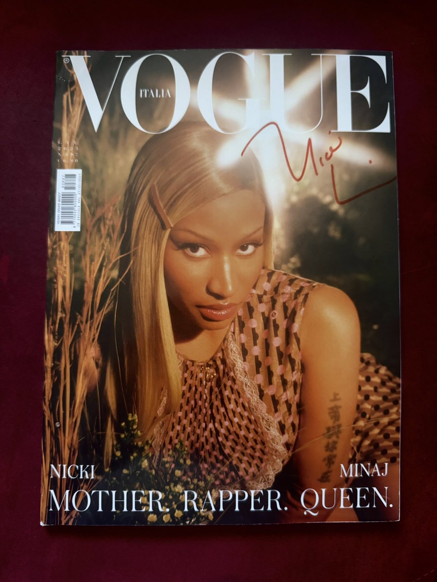 harajukusp's tweet image. My signed #NickiVogue arrived today…my year is officially made 🥹 I’m so grateful, thank you @NICKIMINAJ @celebslovenicki 🩷🫂