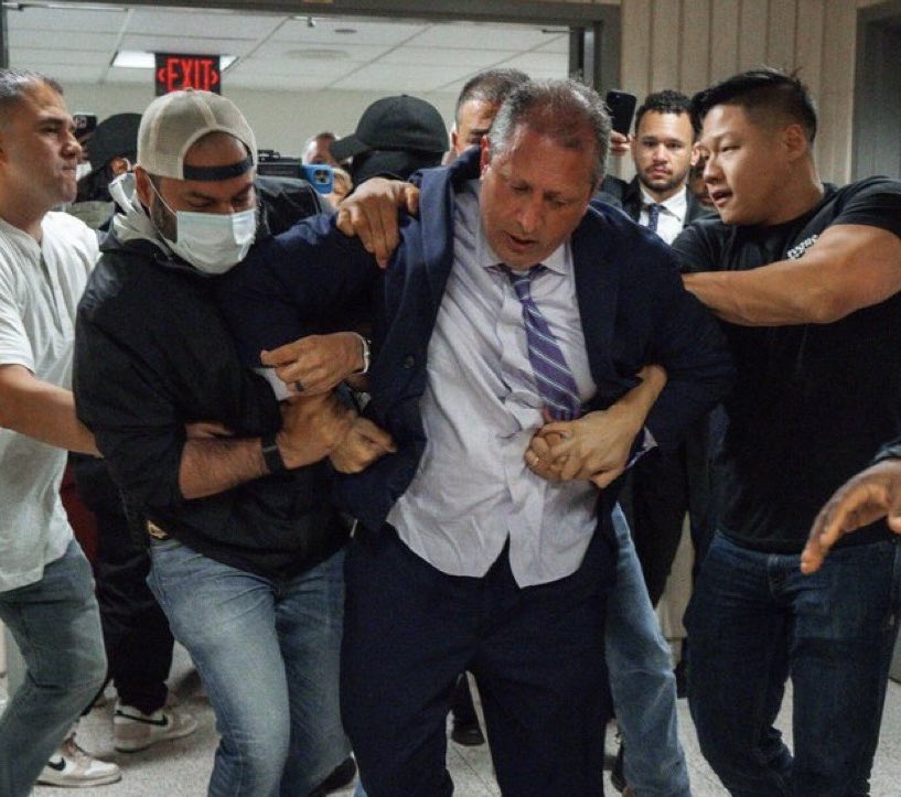 TheJerseyGirl (@christinex2024) on Twitter photo Stunts like this from Brad Lander and Alex Padilla are a SLAP IN THE FACE to the millions of people who respected our laws and entered into the United States LEGALLY.
<a href="/bradlander/">Brad Lander</a> <a href="/AlexPadilla4CA/">Alex Padilla</a> Stunts like this from Brad Lander and Alex Padilla are a SLAP IN THE FACE to the millions of people who respected our laws and entered into the United States LEGALLY.
<a href="/bradlander/">Brad Lander</a> <a href="/AlexPadilla4CA/">Alex Padilla</a>