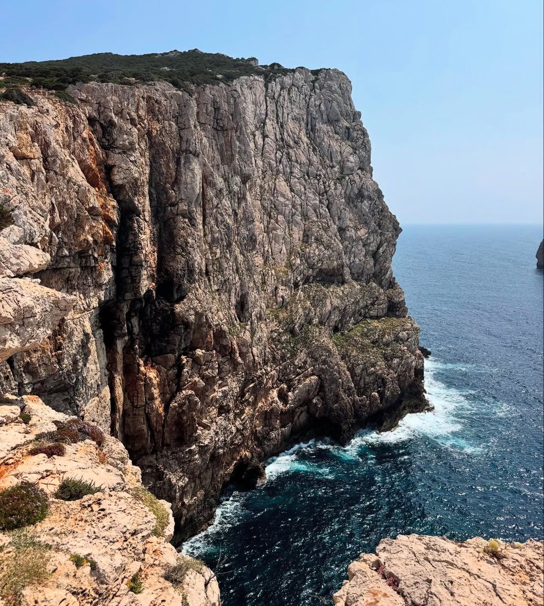 YTÜ Dağcılık Kulübü’nün İtalya Capo Caccia’da yaptığı kaya tırmanışı🏔️🌊🇮🇹