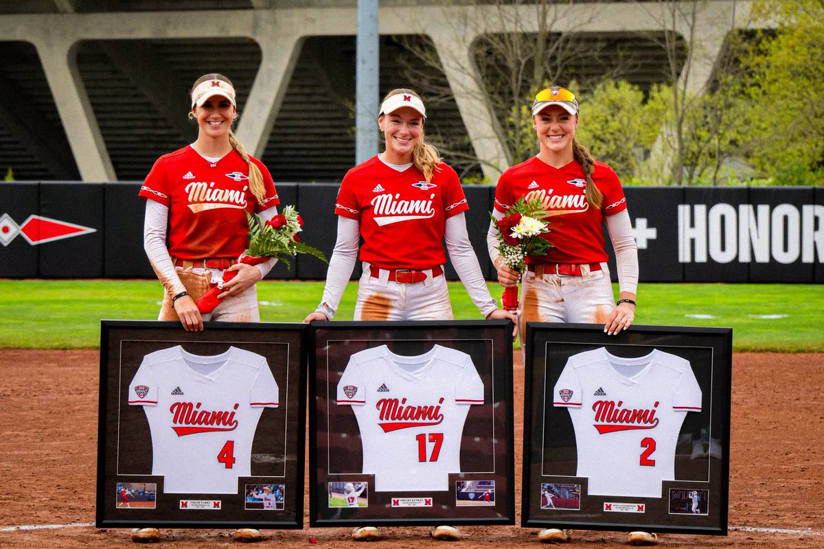 HeirloomFandG's tweet photo. 🔴Heirloom x Miami Softball🔴

Let us handle your next framing or graphic project!! https://t.co/8s2yqhpFOR