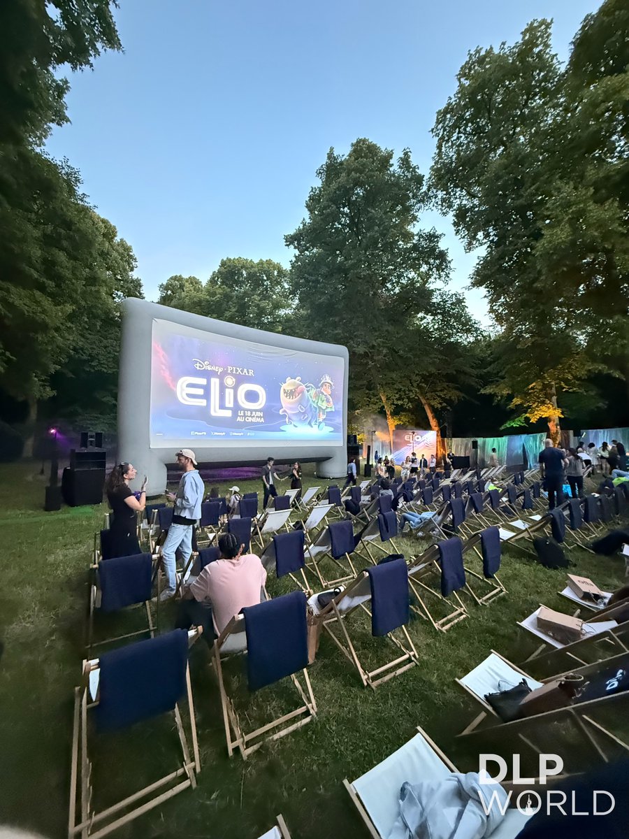 🌟 Nous sommes ce soir au Parc de Saint-Cloud pour découvrir en avant-première le film Disney/Pixar #Elio, à découvrir demain au cinéma !

Nous sommes invités par <a href="/DisneyFR/">Disney</a> pour cet évènement.