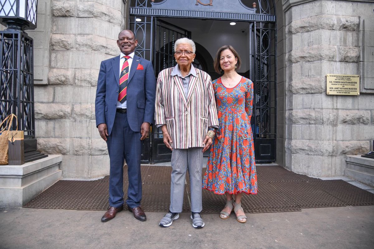 ProfNawangwe's tweet photo. I was privileged this morning to host Her Excellency Ellen Johnson Sirleaf, former President of Liberia and the first African woman president. H.E. Sirleaf was at Makerere as part of the Mastercard Foundation Board, in the company of Board Chair Mr. Zein and Mastercard Foundation Chief Executive Reeta Roy. We discussed @MastercardFdn contribution to Makerere’s Strategic Plan and the transformation that Mastercard is making among Africa’s youth. Thank you Mastercard Foundation for your great partnership with Makerere University.