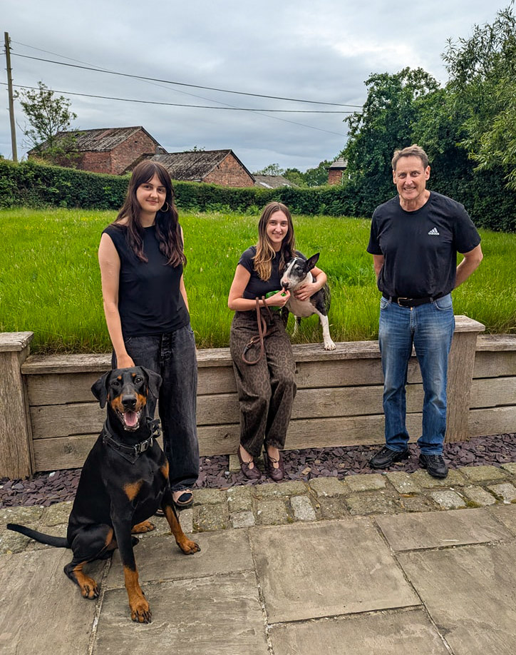 UkRescue's tweet image. Kobe carried out his own homecheck this evening. He approved so stayed put!
Goodbye beautiful boy, we'll all miss you but know you'll be back to visit with your lovely new family.