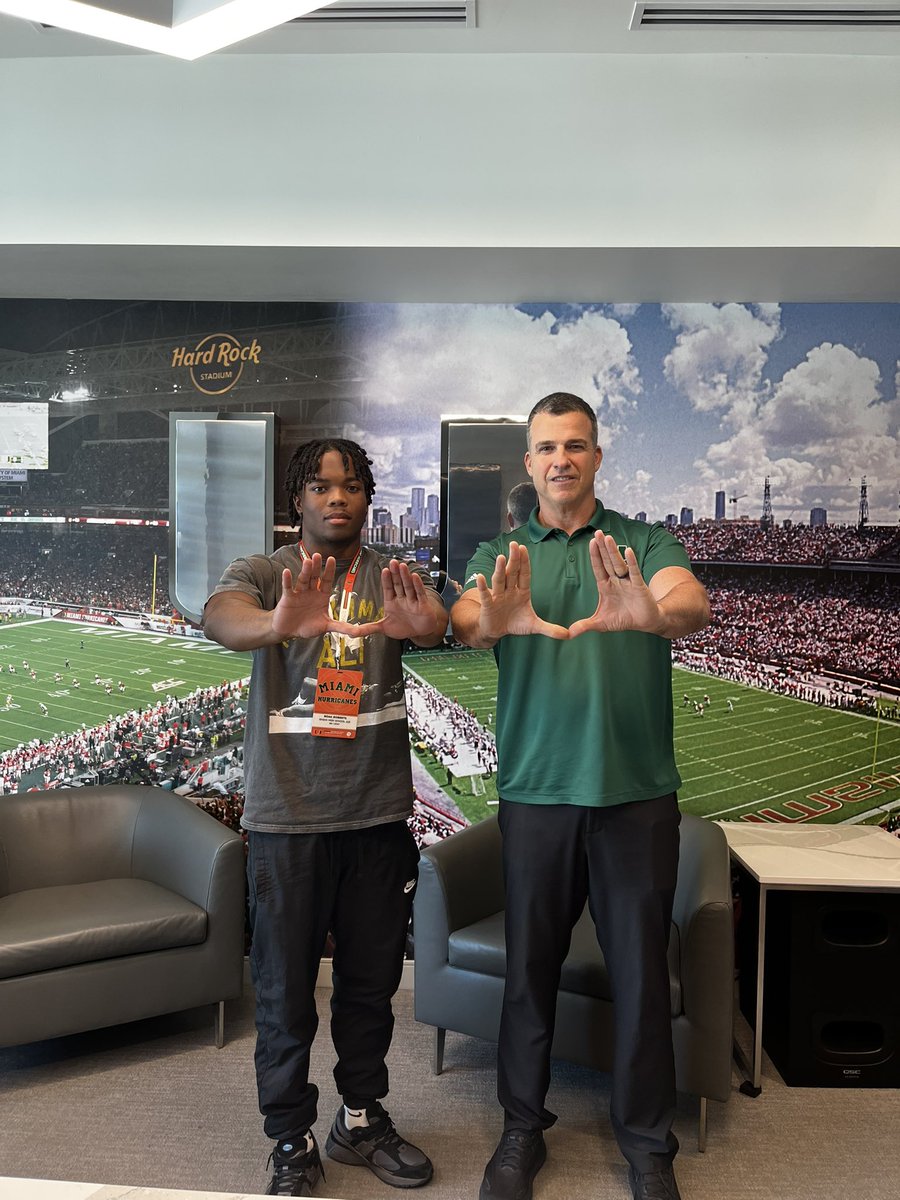🙌🏽🙌🏽 <a href="/Coach_Merritt/">Matt Merritt</a> <a href="/coach_cristobal/">Mario Cristobal</a>