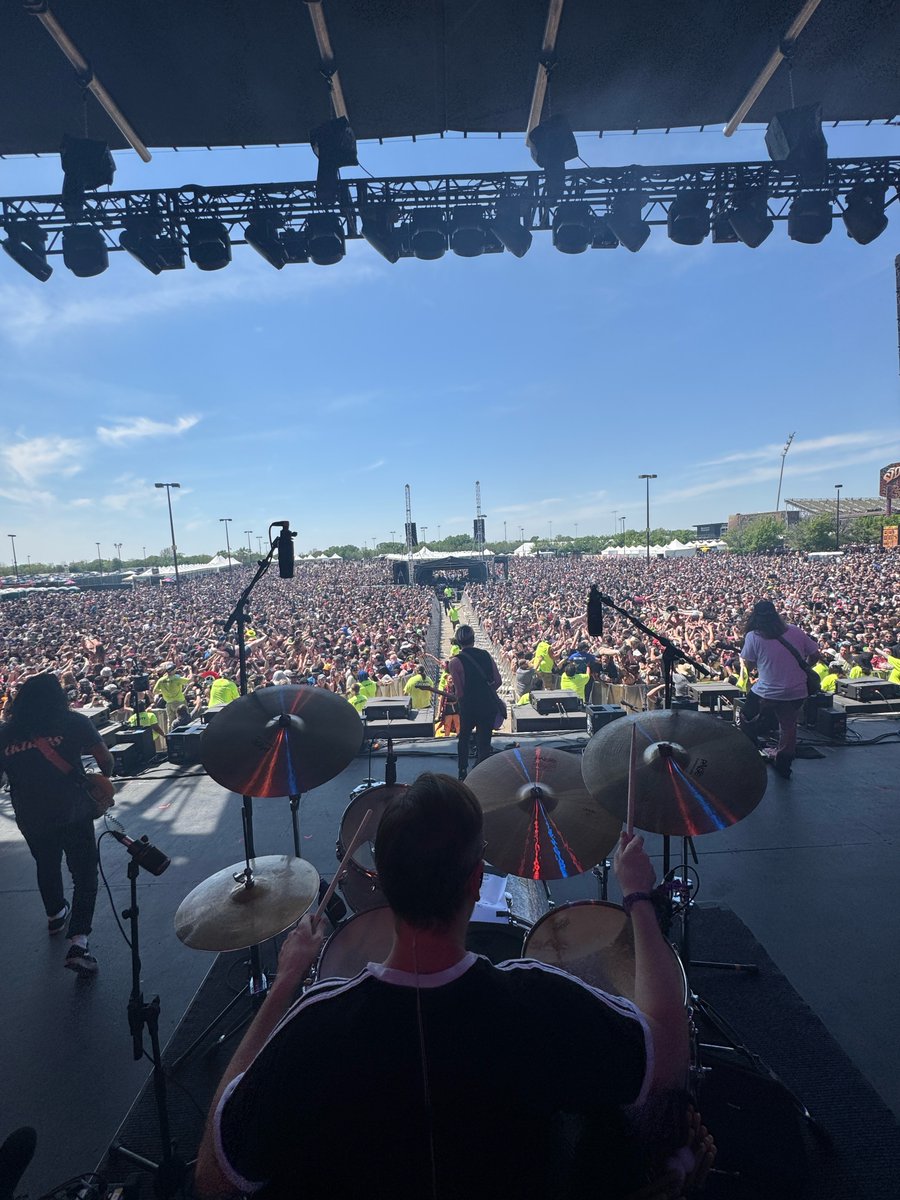 Incase you missed it, we now have a discord server! With only 4 days until the release of NPLH and the start of the 311 tour, join now to share your reactions to the new album and your pictures from the tour with other fans! 

discord.gg/2eKv2wgzQS