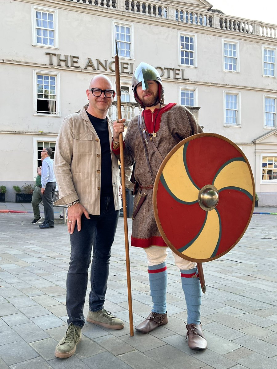 Marc_Allum's tweet image. A few Saxons in the town centre this evening marking the unveiling of a blue plaque for King Alfred the Great’s historic presence in Chippenham. 
#chippenham #alfredthegreat