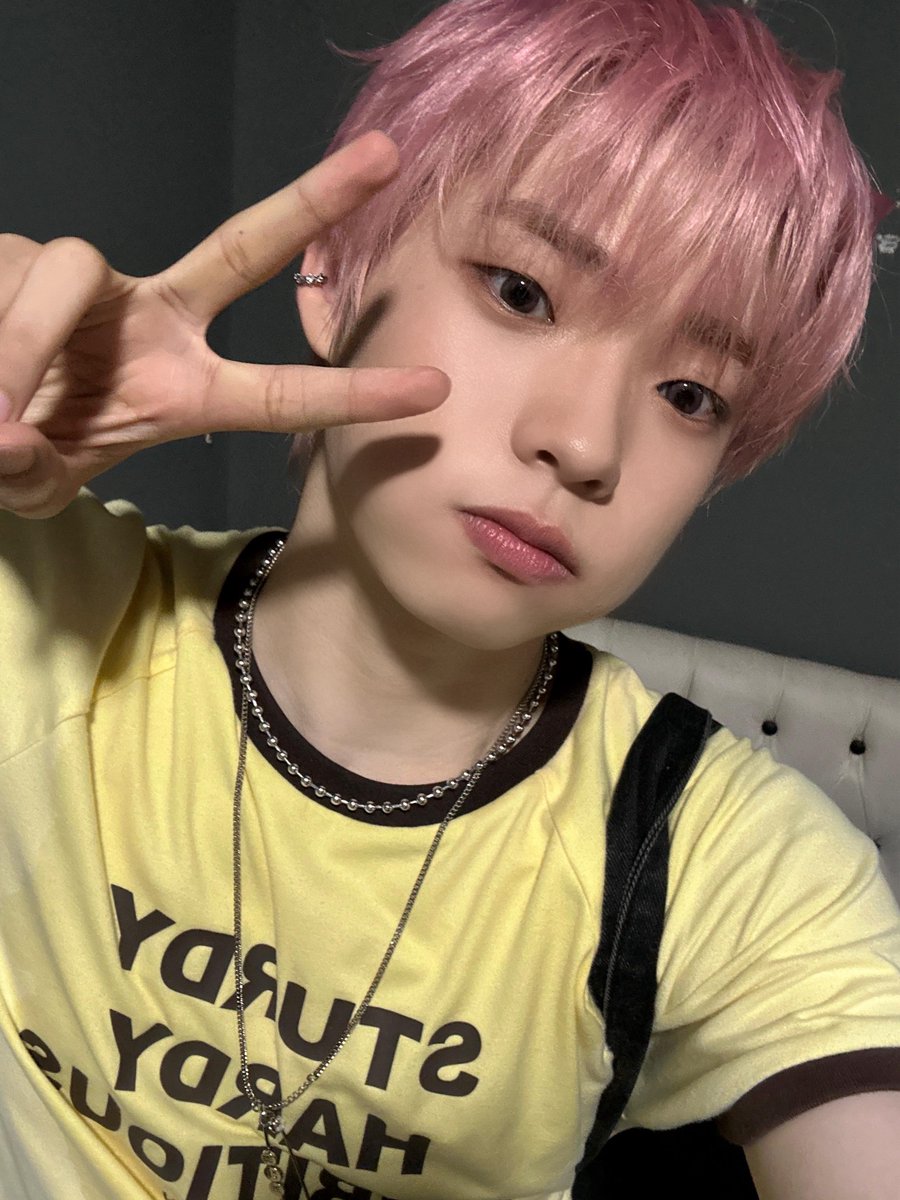 TIOT_NOW's tweet photo. [#예찬]
독일 뒤셀도르프에서 잊지 못 할 추억 적립!!🐥
Ich liebe dich LOTI💕💕

#신예찬 #SHINYECHAN
#TIOT #티아이오티 https://t.co/9H97Kk3tkF
