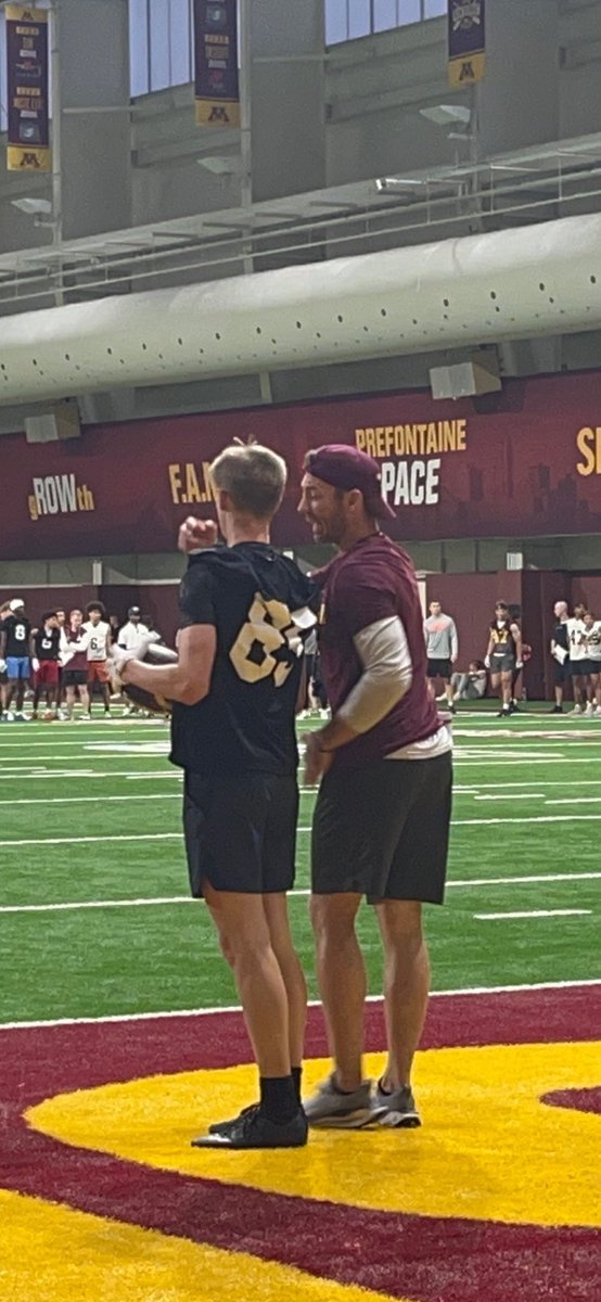 Ethan_McGrath24's tweet image. Had a great camp at @GopherFootball ! Thanks @CoachMGSimon for some tips and tricks. #elite @Coach_Fleck @1Eastview1