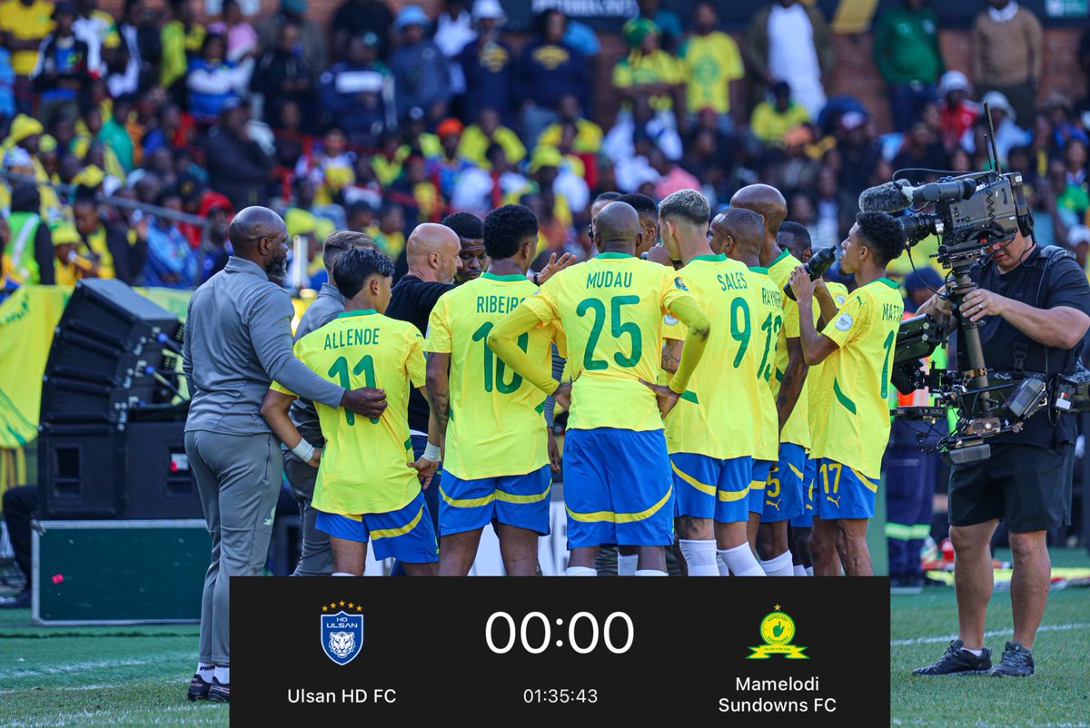 CFC_Janty's tweet photo. We’re all Sundowns tonight aren’t we ? 🇿🇦 https://t.co/CqnEYfVPb0