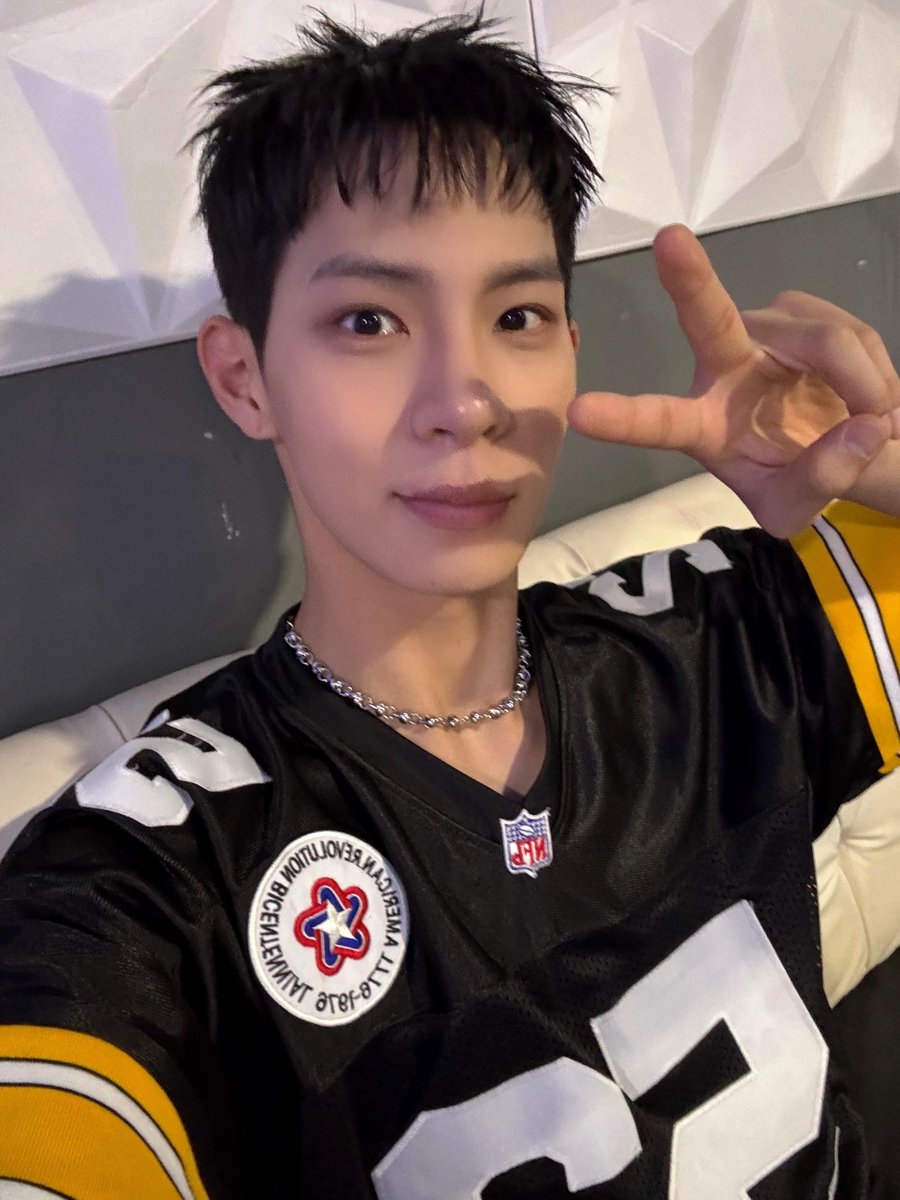 TIOT_NOW's tweet photo. [#건희]
Düsseldorf Hot Guy 🔥😎😜😈

#홍건희 #HONGKEONHEE
#TIOT #티아이오티 https://t.co/cA0IPzTYcs