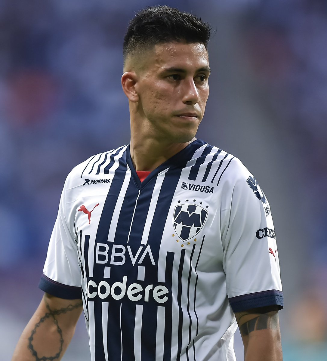 MAXIMILIANO MEZA, AGARRENSEN, TITULAR CONTRA EL MONTERREY.

ESTÁ COCINANDO LA LEY DEL EX.
