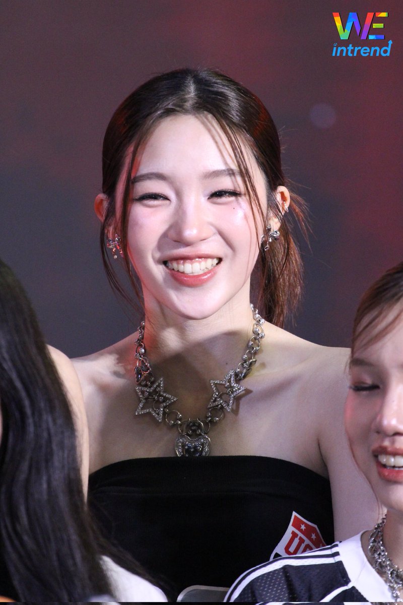 "เอแคร์ FELIZZ" ในงาน GMMTV POCKY IDOL 

FELIZZ POCKY IDOL
#GMMTVPOCKYIDOL
#acare_ct
#FELIZZ