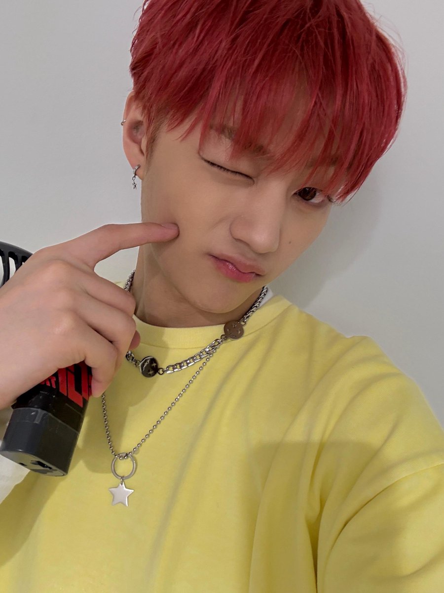 TIOT_NOW's tweet photo. [#우진]
독일 뒤셀도르프 공연 굳~👍🏻
오랜만에 독일에서 다시 공연해서
너무 재밌었어요!!😆

#최우진 #CHOIWOOJIN
#TIOT #티아이오티 https://t.co/txx8wrczPi