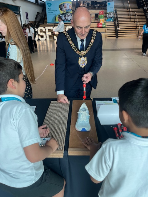 W Didsbury CE School tweet media