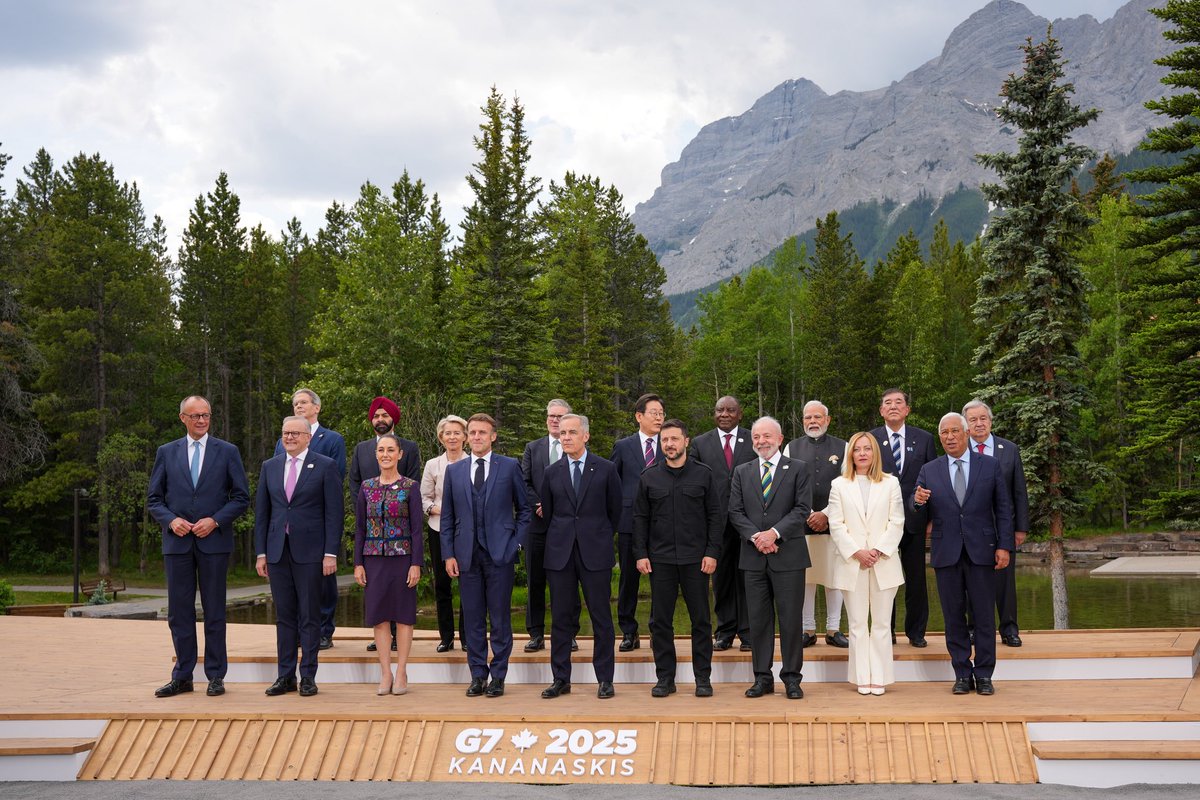 Jorge Gómez Naredo (@jgnaredo) on Twitter photo Ayer la derecha difundió que a <a href="/Claudiashein/">Claudia Sheinbaum Pardo</a> la hicieron menos en la cumbre G7 y por eso ni salió en la foto.
¿Saben por qué no salió? Porque México no es del G7.
Nuestra presidente fue invitada, y hoy fue la foto oficial del G7 con invitados.
La oposición es mentirosa. Ayer la derecha difundió que a <a href="/Claudiashein/">Claudia Sheinbaum Pardo</a> la hicieron menos en la cumbre G7 y por eso ni salió en la foto.
¿Saben por qué no salió? Porque México no es del G7.
Nuestra presidente fue invitada, y hoy fue la foto oficial del G7 con invitados.
La oposición es mentirosa.