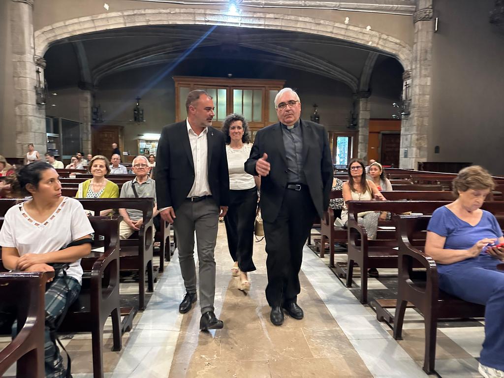 ⛪ Aquest vespre he assistit a la missa pels 25 anys del traspàs de Mossèn Francesc Cima, referent espiritual, cultural i social de Terrassa.

📖 El seu llegat, marcat per l’acompanyament a la joventut i el món associatiu, continua viu a la ciutat. Un record emocionat!
