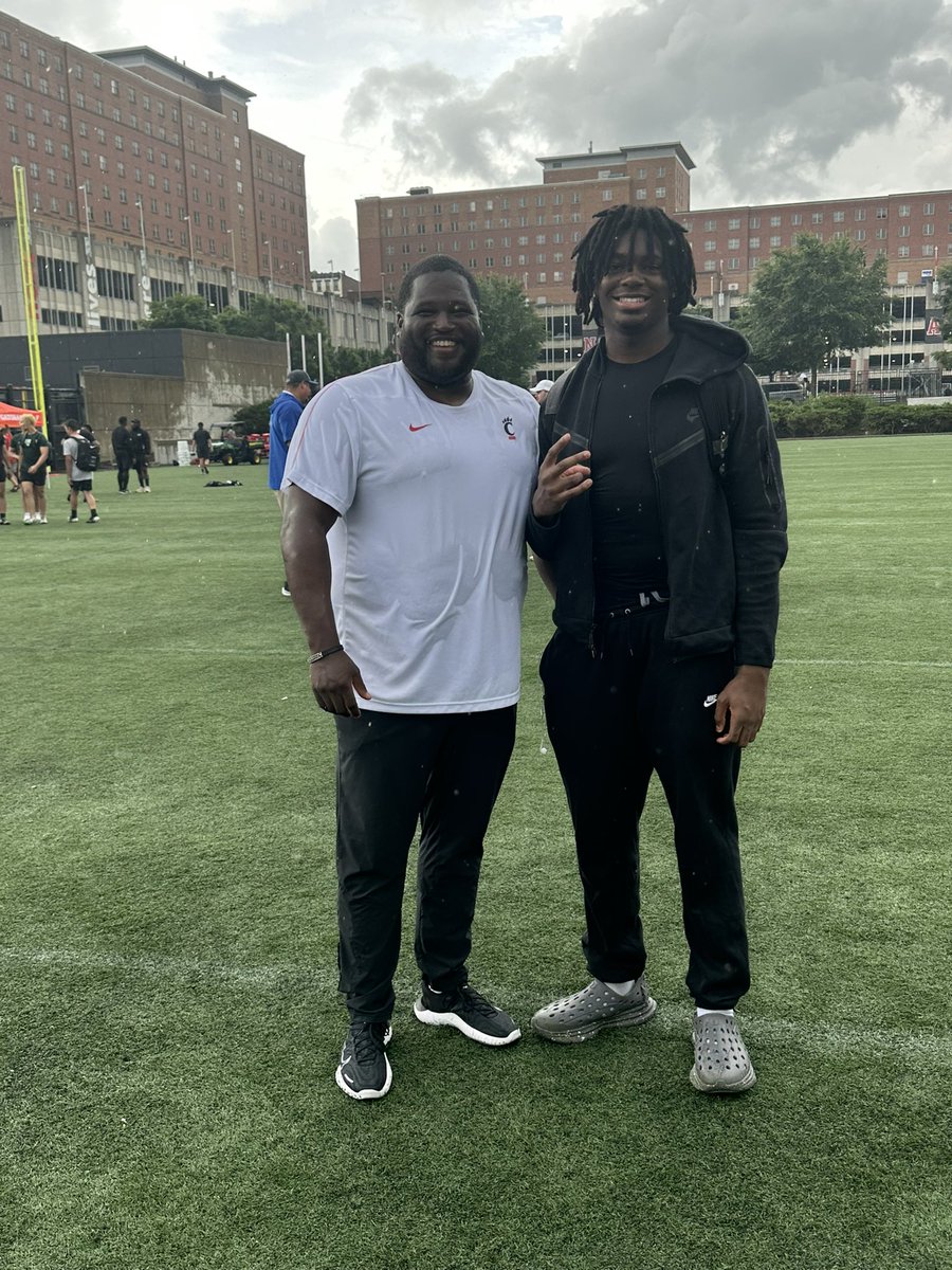 Gordon Webb (@g_webb19) on Twitter photo Had a great day at The University of Cincinnati Camp I enjoyed the energy and positive feedback! <a href="/CortBraswell/">Coach Cort Braswell</a> <a href="/CoachSattUC/">Coach Satterfield</a> <a href="/CoachOvertonJ/">Jeffrey Overton Sr.</a> <a href="/OvertonDarryl/">Darryl Overton</a> Had a great day at The University of Cincinnati Camp I enjoyed the energy and positive feedback! <a href="/CortBraswell/">Coach Cort Braswell</a> <a href="/CoachSattUC/">Coach Satterfield</a> <a href="/CoachOvertonJ/">Jeffrey Overton Sr.</a> <a href="/OvertonDarryl/">Darryl Overton</a>