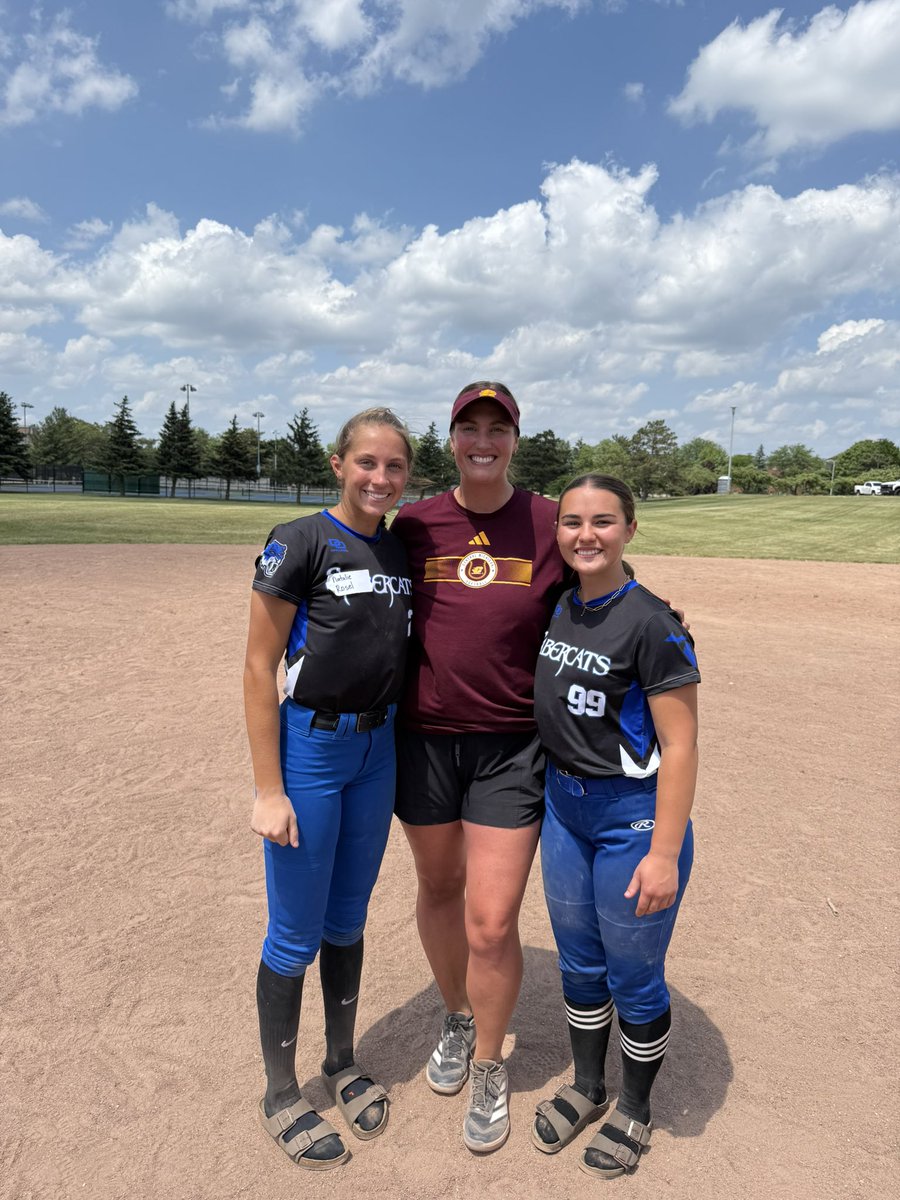 natalie_rosel's tweet photo. Thank you so much @CMUSoftball for hosting another amazing pitching camp! I learn something new every time and I can’t wait for the prospect camp in July. @McCallSalmon @saradriesenga10 
#Fireupchips 🔥 https://t.co/lq3UULljeW
