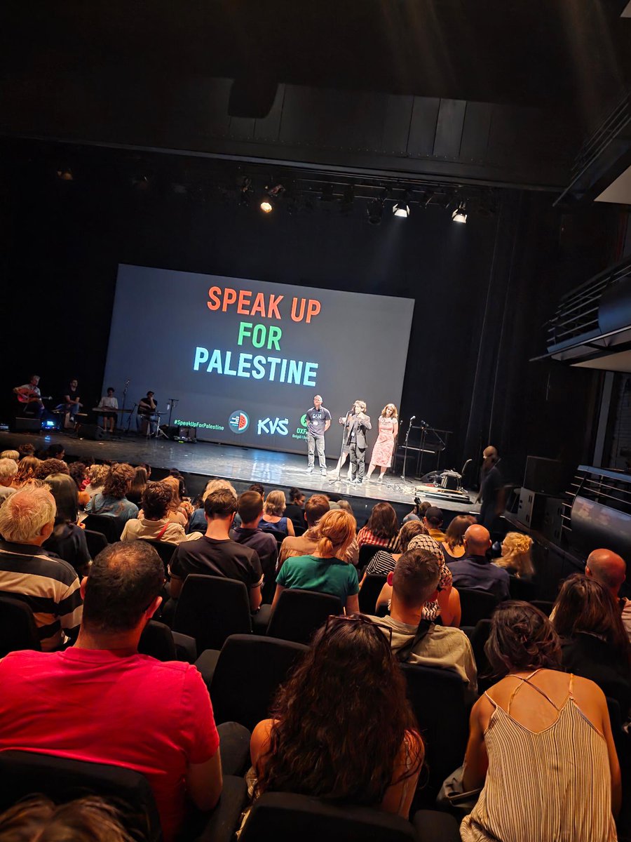 Raoul Hedebouw (@raoulhedebouw) on Twitter photo Le monde culturel continue aussi à se mobiliser 🇵🇸 Soirée Speak up for Palestine au <a href="/KVSbrussels/">KVS</a> organisée par Art Workers for Palestine Belgium et <a href="/OxfamBE/">@oxfambe.bsky.social</a> en solidarité avec le peuple palestinien avec un grand nombre d'orateurs dont <a href="/murgiadavid/">David Murgia</a>, Tom Lanoye, ... #stopgenocide Le monde culturel continue aussi à se mobiliser 🇵🇸 Soirée Speak up for Palestine au <a href="/KVSbrussels/">KVS</a> organisée par Art Workers for Palestine Belgium et <a href="/OxfamBE/">@oxfambe.bsky.social</a> en solidarité avec le peuple palestinien avec un grand nombre d'orateurs dont <a href="/murgiadavid/">David Murgia</a>, Tom Lanoye, ... #stopgenocide