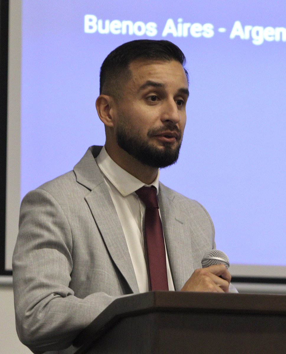 Laura Mouro tweet media