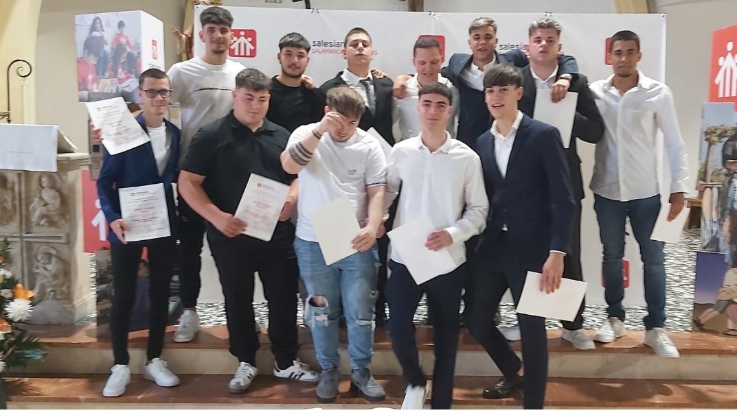 El viernes pasado celebramos la #Graduacion 2023-2025 de nuestros alumnos de #GradoMedio con la entrega de insignias y diplomas.
Esto no es un adiós, es un hasta pronto.
Siempre seréis bienvenidos a vuestra casa.
ENHORABUENA a todos.
Os deseamos mucho éxito. SOIS FUTURO.
#GMcssj