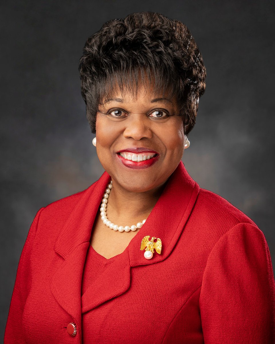 Congratulations to IU School of Nursing's Dr. Sharron Crowder, who has been promoted from Associate Clinical Professor to Clinical Professor following approval from the IU Board of Trustees. Congratulations on this well-deserved promotion!