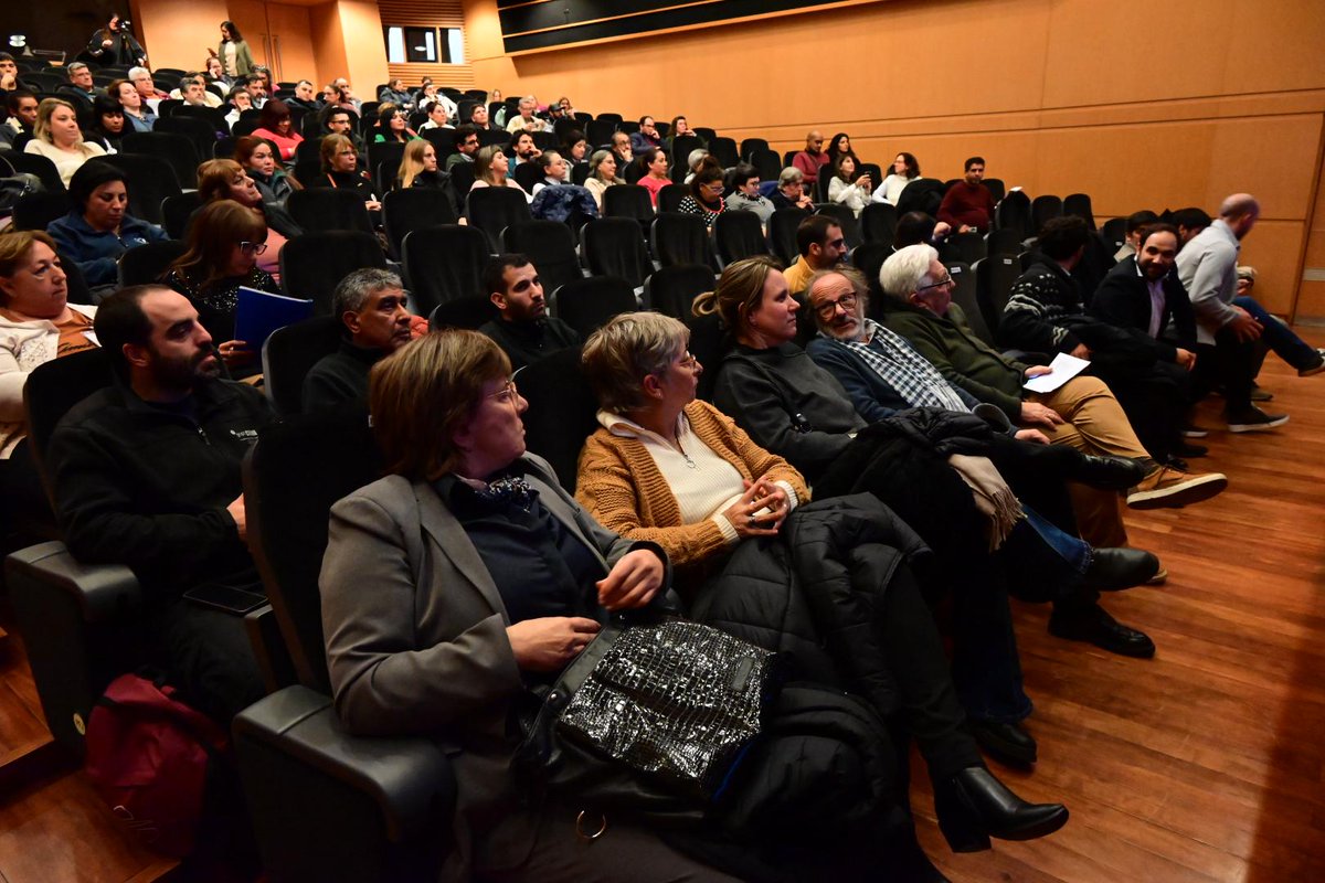 INACOOP Uruguay (@inacoop) on Twitter photo Además, están presentes, el gerente del Área Sociolaboral de <a href="/midesuy/">Ministerio de Desarrollo Social</a> <a href="/CamiloAlvarezLo/">Camilo Alvarez Lopez</a>, el director Nacional de Empleo <a href="/MTSSuy/">MTSS</a> Federico Araya el director Nacional de Desarrollo Social <a href="/NicolasLasa/">Nico Lasa</a> y el vicepresidente de <a href="/ASSEcomunica/">ASSE</a> <a href="/DanielOlesker/">Daniel Olesker</a> Además, están presentes, el gerente del Área Sociolaboral de <a href="/midesuy/">Ministerio de Desarrollo Social</a> <a href="/CamiloAlvarezLo/">Camilo Alvarez Lopez</a>, el director Nacional de Empleo <a href="/MTSSuy/">MTSS</a> Federico Araya el director Nacional de Desarrollo Social <a href="/NicolasLasa/">Nico Lasa</a> y el vicepresidente de <a href="/ASSEcomunica/">ASSE</a> <a href="/DanielOlesker/">Daniel Olesker</a>
