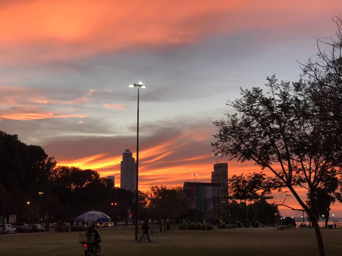 El atardecer rosarino no se compara con nada.