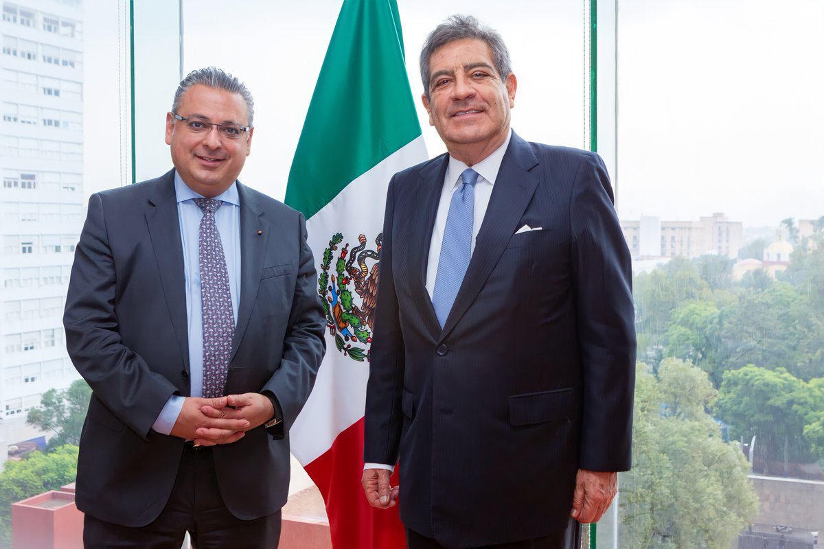 Notariado Mexicano (@notariadomex) on Twitter photo El presidente del @NotariadoMex, Not. Ricardo Vargas Navarro, acompañado por el Not. Jorge Ramos Campirán, vicepresidente de la Zona Centro Uno del #CNNM, se reunieron con el lic. Jorge Alberto Martínez y Valdés, director general de asuntos jurídicos de la <a href="/SRE_mx/">Relaciones Exteriores</a>, y su equipo, El presidente del @NotariadoMex, Not. Ricardo Vargas Navarro, acompañado por el Not. Jorge Ramos Campirán, vicepresidente de la Zona Centro Uno del #CNNM, se reunieron con el lic. Jorge Alberto Martínez y Valdés, director general de asuntos jurídicos de la <a href="/SRE_mx/">Relaciones Exteriores</a>, y su equipo,