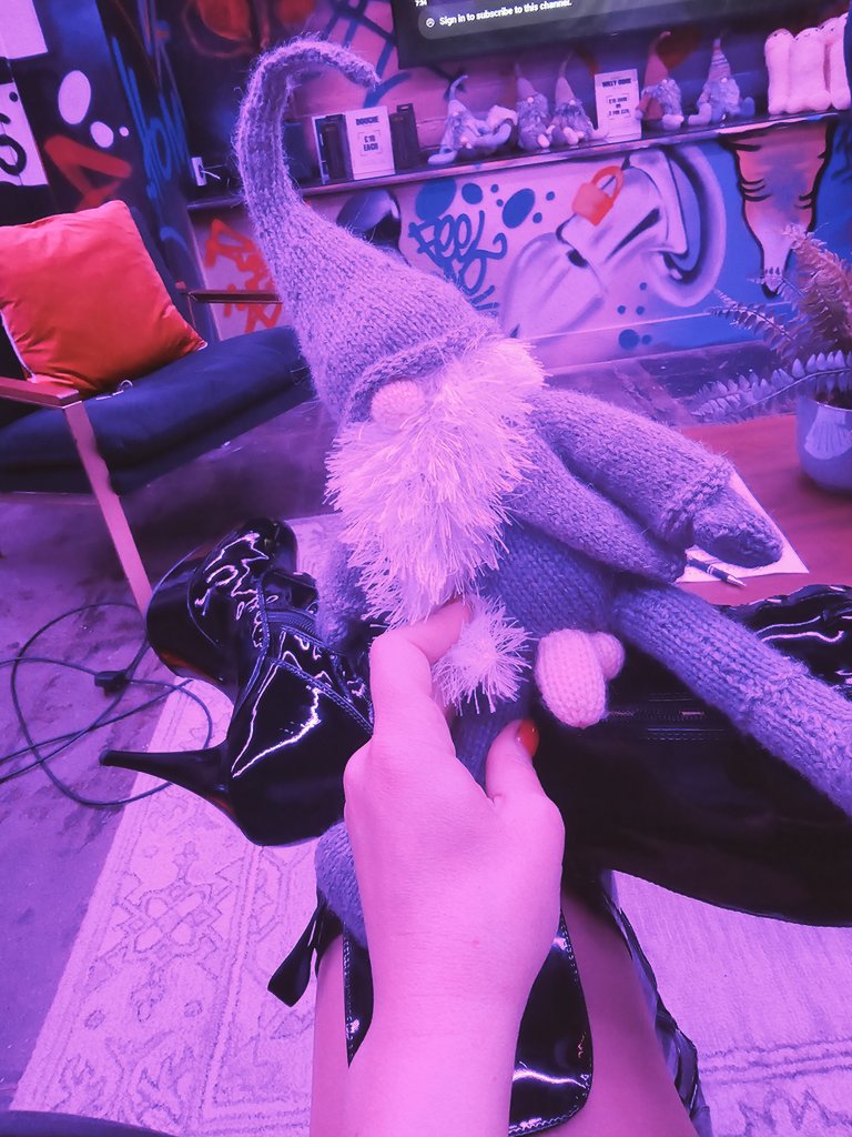 The Lady Platinum (@theladyplatinum) on Twitter photo Someone needs to buy me a "willy gonk" they have th for sale at <a href="/HOM_Studios/">HOM Studios</a> and I NEED one! Β£15 who's buying? Someone needs to buy me a "willy gonk" they have th for sale at <a href="/HOM_Studios/">HOM Studios</a> and I NEED one! Β£15 who's buying?
