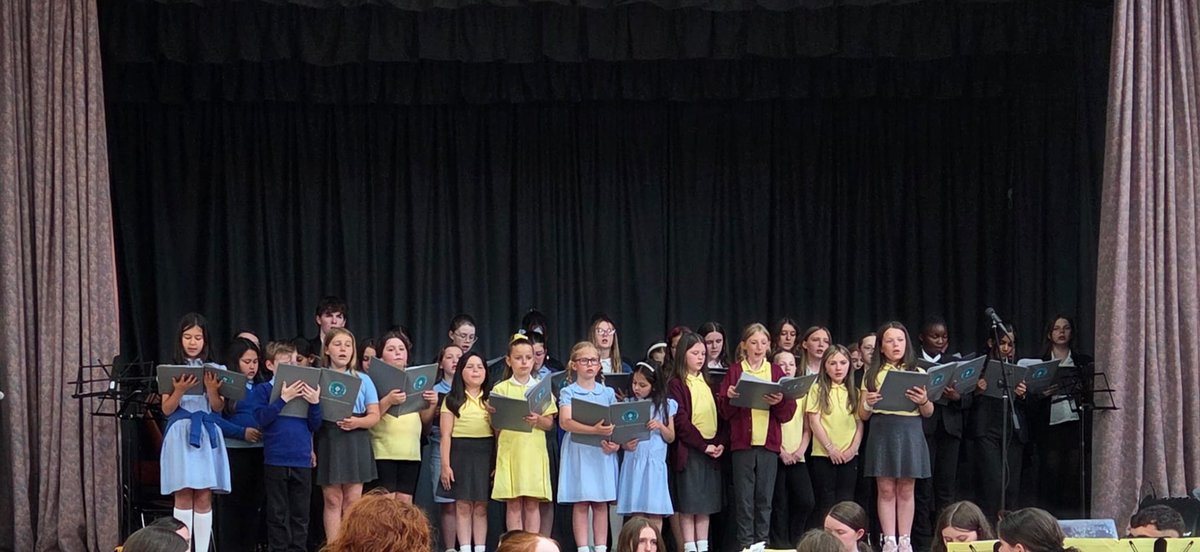 marys_rc's tweet photo. Our BCA choir performed beautifully in the Merthyr Tydfil Merthyr Service Summer Concert
#Usingourtalents
#BCAArts
@addysgmtcbc
@BishopHedleyRC
@Illtyds_RC https://t.co/ETSzRljIy8