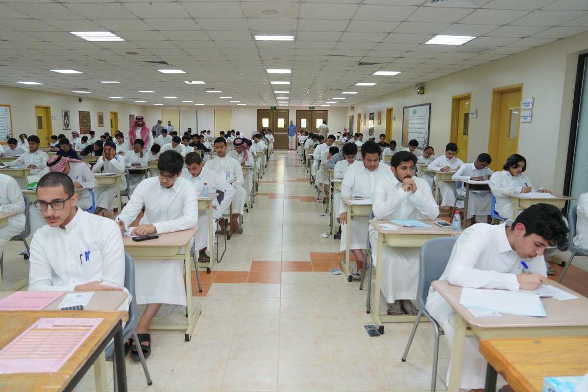 kfupm_schl's tweet photo. #الاختبارات_النهائية للفصل الدراسي الثالث من العام 1446 هـ، 
أمنياتنا بالتوفيق والتميز لأبنائنا وبناتنا طلبة #مدارس_الجامعة 

#حيث_يصنع_العظماء https://t.co/JooqlDkSU6