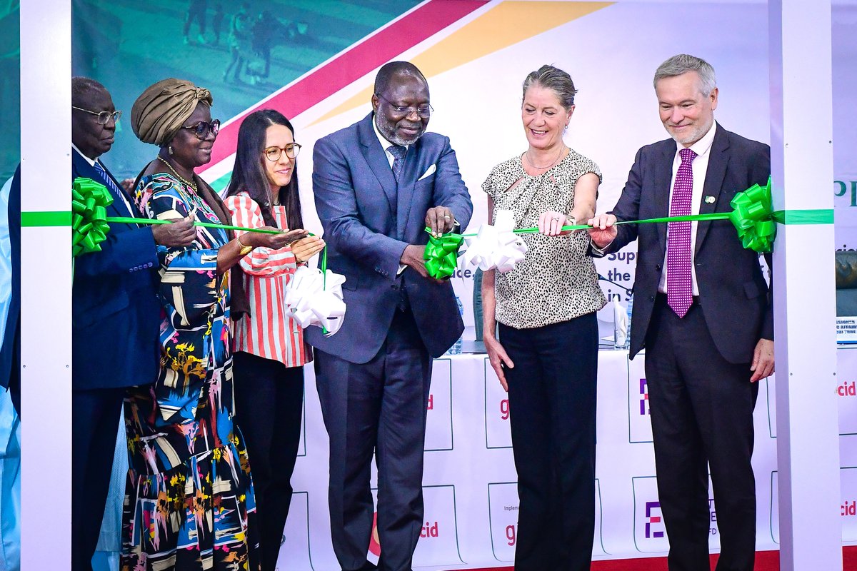 EUinNigeria's tweet photo. The EU, Germany, Spain &amp; ECOWAS, with partners: @giz_gmbh, @UNIDO, @ITCnews  &amp; @AECID_es, launched 4 regional programmes worth €105m to boost trade, peace &amp; strong institutions in West Africa. #TeamEurope and Team ECOWAS working together for African-led solutions. #GlobalGateway https://t.co/q2XjTOKfXF