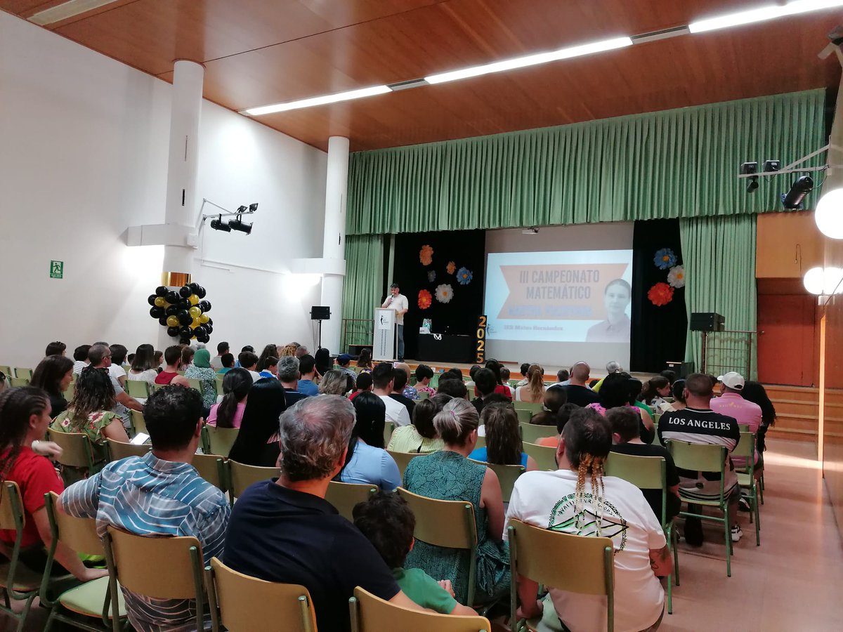IES_Mateo's tweet photo. Entrega de premios del III Campeonato Matemático Maryna Vyazovska en #IESMateo_Hdez

Dpto. de Matemáticas 

Enhorabuena a todos los participantes !!!! https://t.co/fPUditl7ZN
