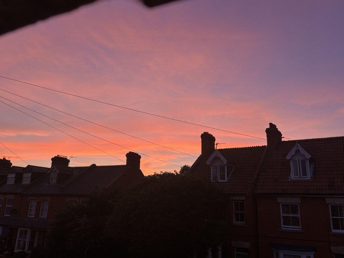 21:51 - Beautiful 
#Glastonbury #Westher