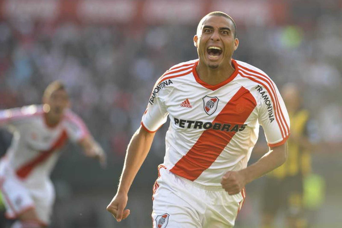 David Trezeguet (34) (free) - Baniyas Club (United Arab Emirates) to River Plate (2012)