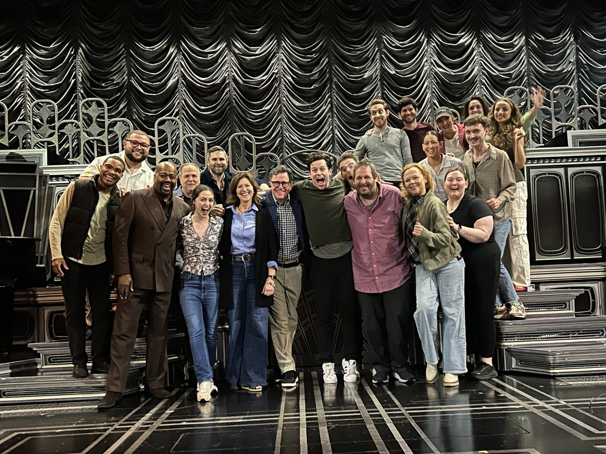 Spotted: Stephen Colbert and Evie McGee Colbert in the (splish) splash zone! #JustInTimeBway