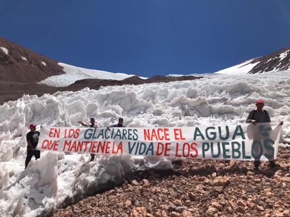 Defendamos la ley de protección de glaciares porque en los glaciares nace el agua que mantiene la vida de los pueblos cordilleranos, inclusive más allá a través de la recarga subterránea de los acuíferos.

#LaLeyDeGlaciaresNoSeToca