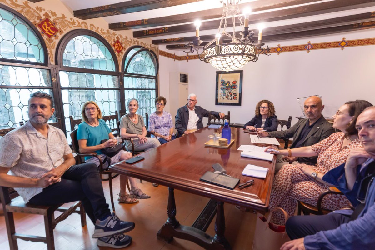 Avui he estat al Centre Excursionista de Catalunya, entitat amb 150 anys enllaçant el respecte per la natura, el coneixement del territori i la preservació de la cultura catalana.
Gràcies per la feina que feu i per l’acollida!