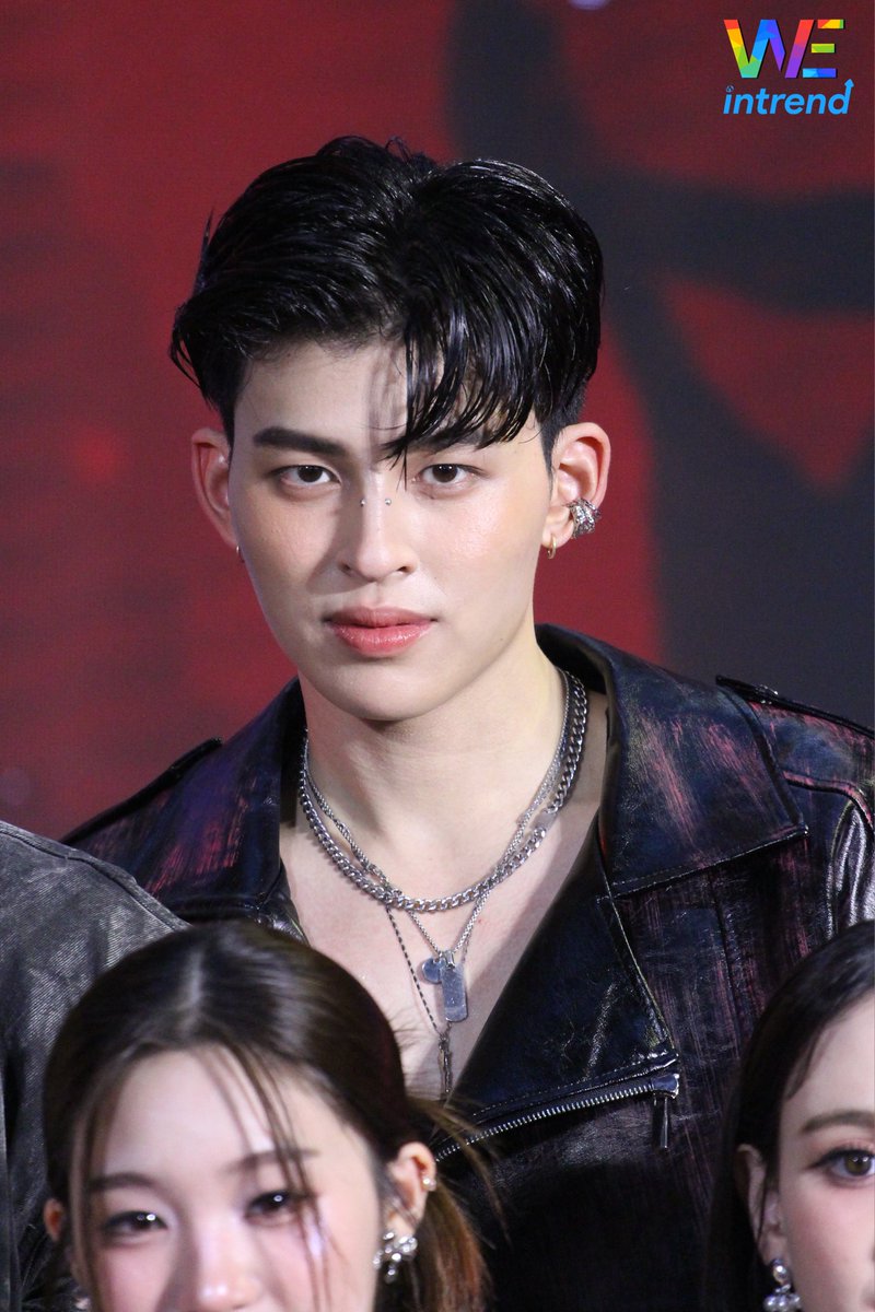 "ปอนด์ ณราวิชญ์" ในงานแถลงข่าว ‘GMMTV POCKY IDOL’

JASPER X POCKY IDOL
#GMMTVPOCKYIDOL
#JASPER
#ppnaravit