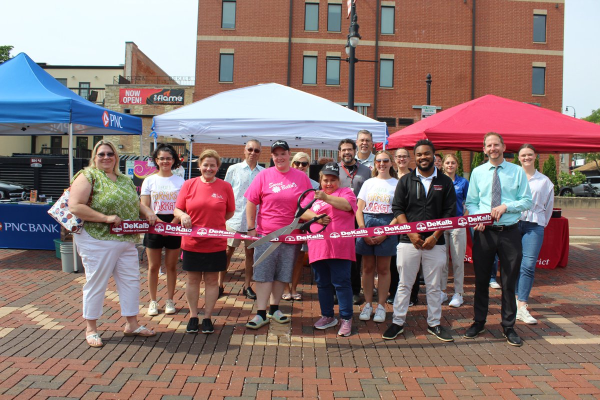 Welcome to the DeKalb Chamber, sweetbella's! sweetbella’s offers sandwiches, along with other to-go food and drinks. They’re also a full-season vendor at the DeKalb Farmers Market, so be sure to visit them on Thursdays at Van Buer Plaza!

📞815-761-4381