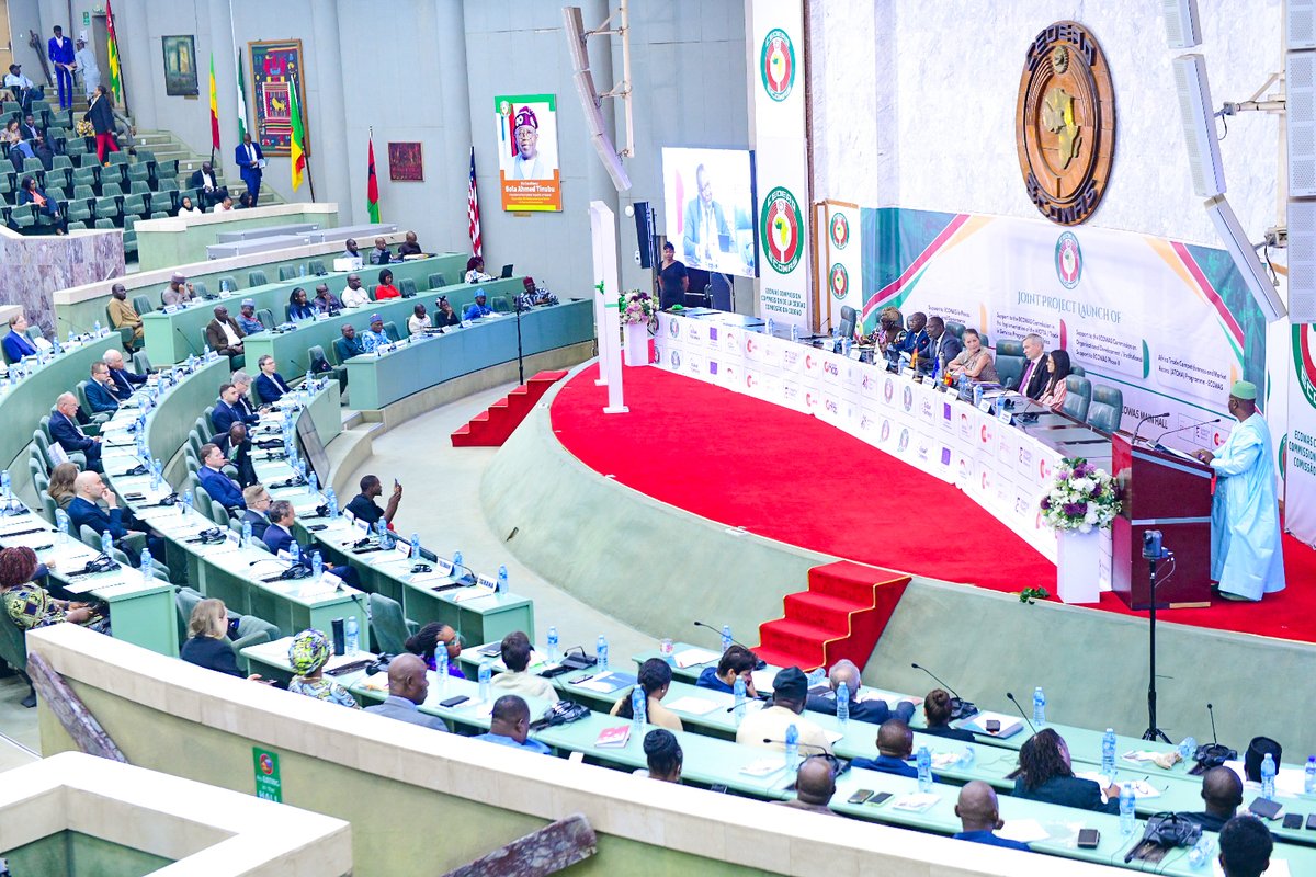 EUinNigeria's tweet photo. The EU, Germany, Spain &amp; ECOWAS, with partners: @giz_gmbh, @UNIDO, @ITCnews  &amp; @AECID_es, launched 4 regional programmes worth €105m to boost trade, peace &amp; strong institutions in West Africa. #TeamEurope and Team ECOWAS working together for African-led solutions. #GlobalGateway https://t.co/q2XjTOKfXF