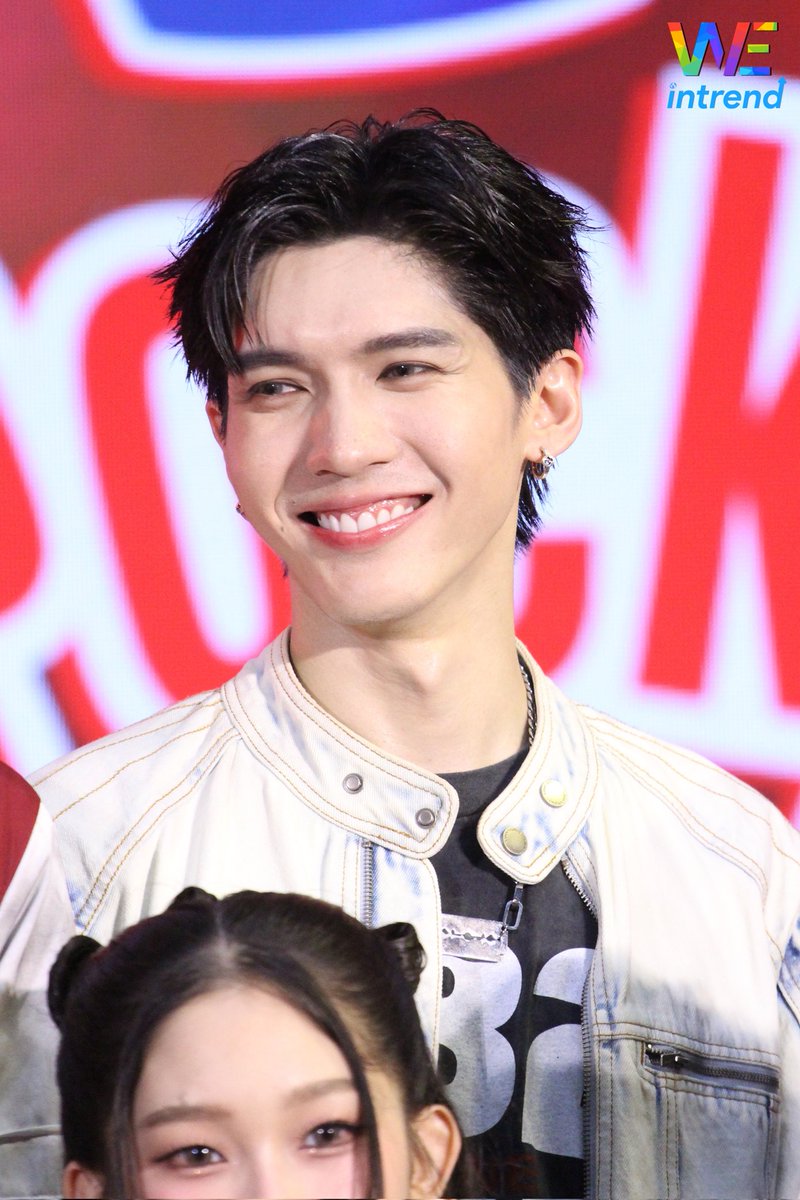 "อู๋ ธนบูรณ์" ในงานแถลงข่าว ‘GMMTV POCKY IDOL’

JASPER X POCKY IDOL
#GMMTVPOCKYIDOL
#JASPER
#aou_tnbknr