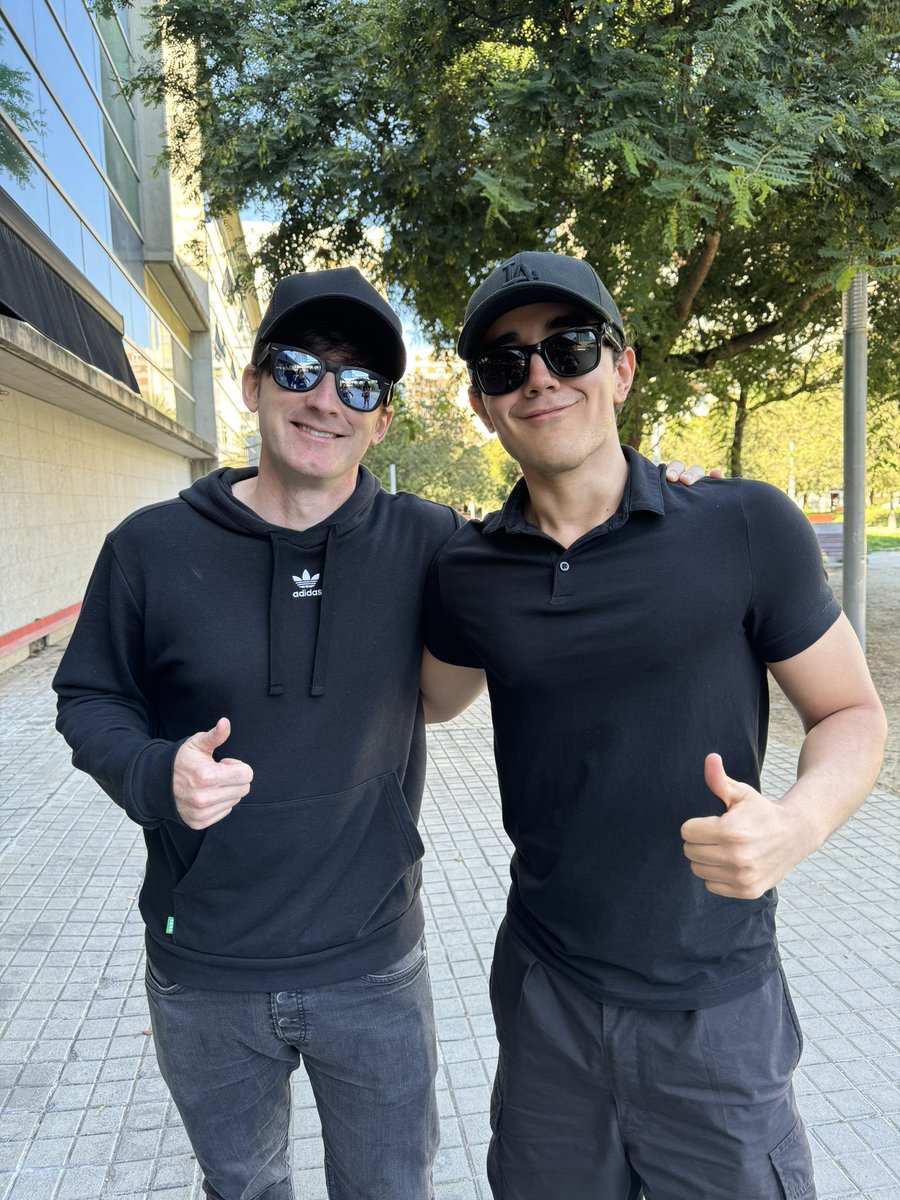 <a href="/LuzuGames/">Luzu</a> noooo luzuuu ahora qué????!? nos peleamos ahora tú y yo, luzu del pasado vs luzu del presente