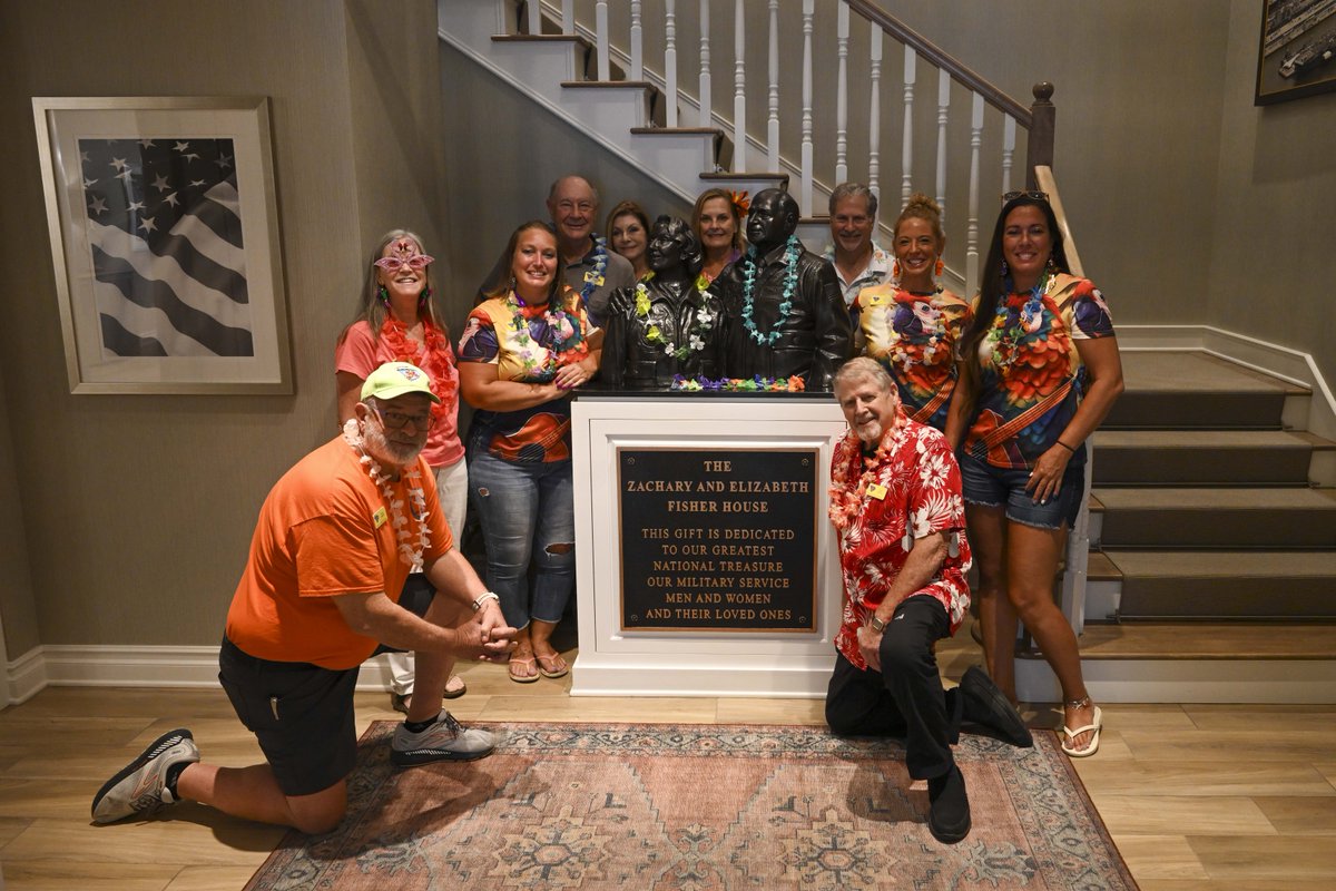 🎸 A generous donation of a Red Guitar at Columbia VA Fisher House! 🎶❤️ Learn more: RedGuitars.org #FisherHouse #RedGuitarsForFisherHouse #VeteranSupport #PhlockOfTheTriLakes #PalmettoParrotHeads