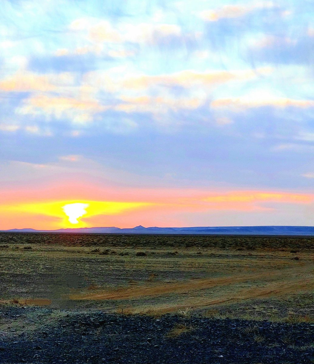 Өглөөний мэнд Монгол орон. 
Та бүхэндээ энэ өдрийн хамгийн сайхан бүхнийг хүсэн ерөөе. 
Өмнөговь аймаг. Цогтцэций сум.